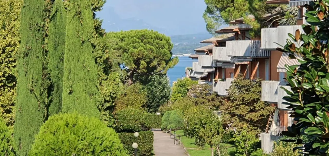 Residence Peschiera - Two Bedroom Apartment With Balcony Peschiera del Garda